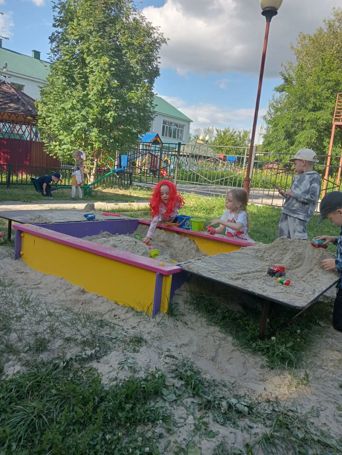 🌈Песочница, песочница!
💫В песке вся детвора! Построить домик🏘️хочется, забавная игра! 🌳Игры с пе