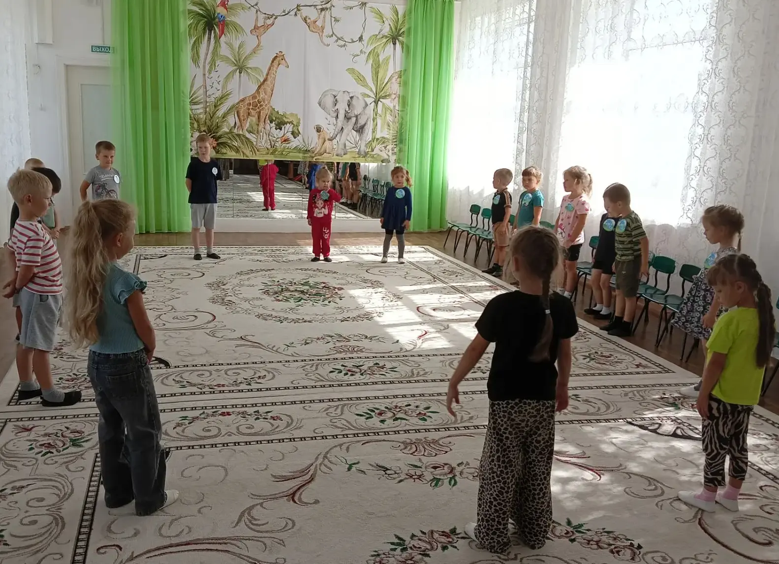 В понедельник, 10 августа, в нашем детском саду прошло мероприятие, посвящённое Дню физ...