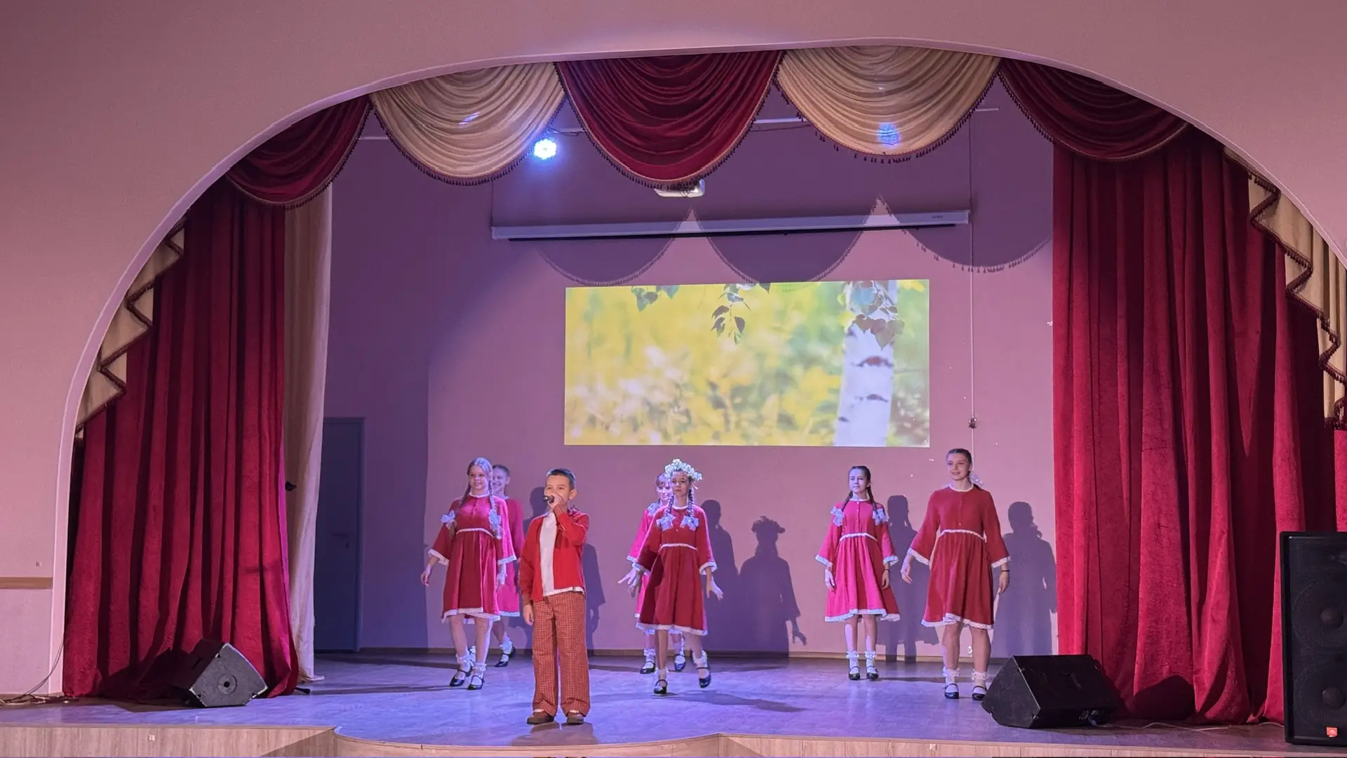 🏆 Школа — обладатель знака отличия «Сердце Матери»! ❤️  В течение ноября РОО «СВОи из Югры» проводил