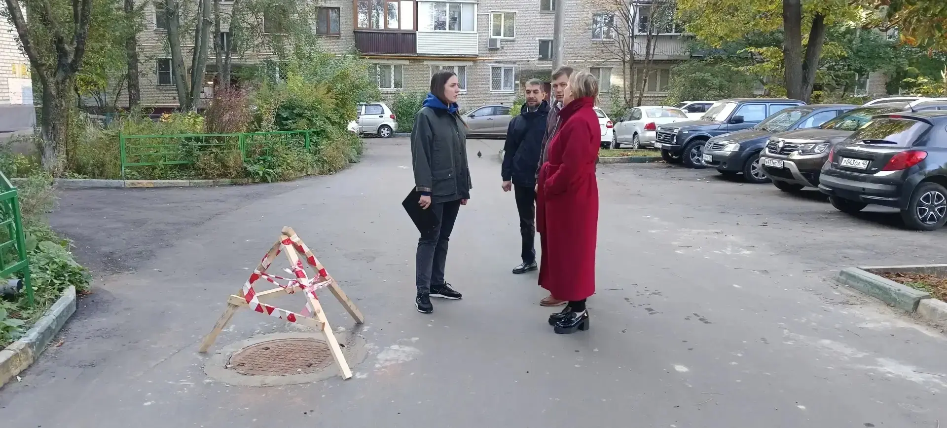 В рамках партийного проекта «Городская среда»: Ольга Шашкова провела обход микрорайона ...