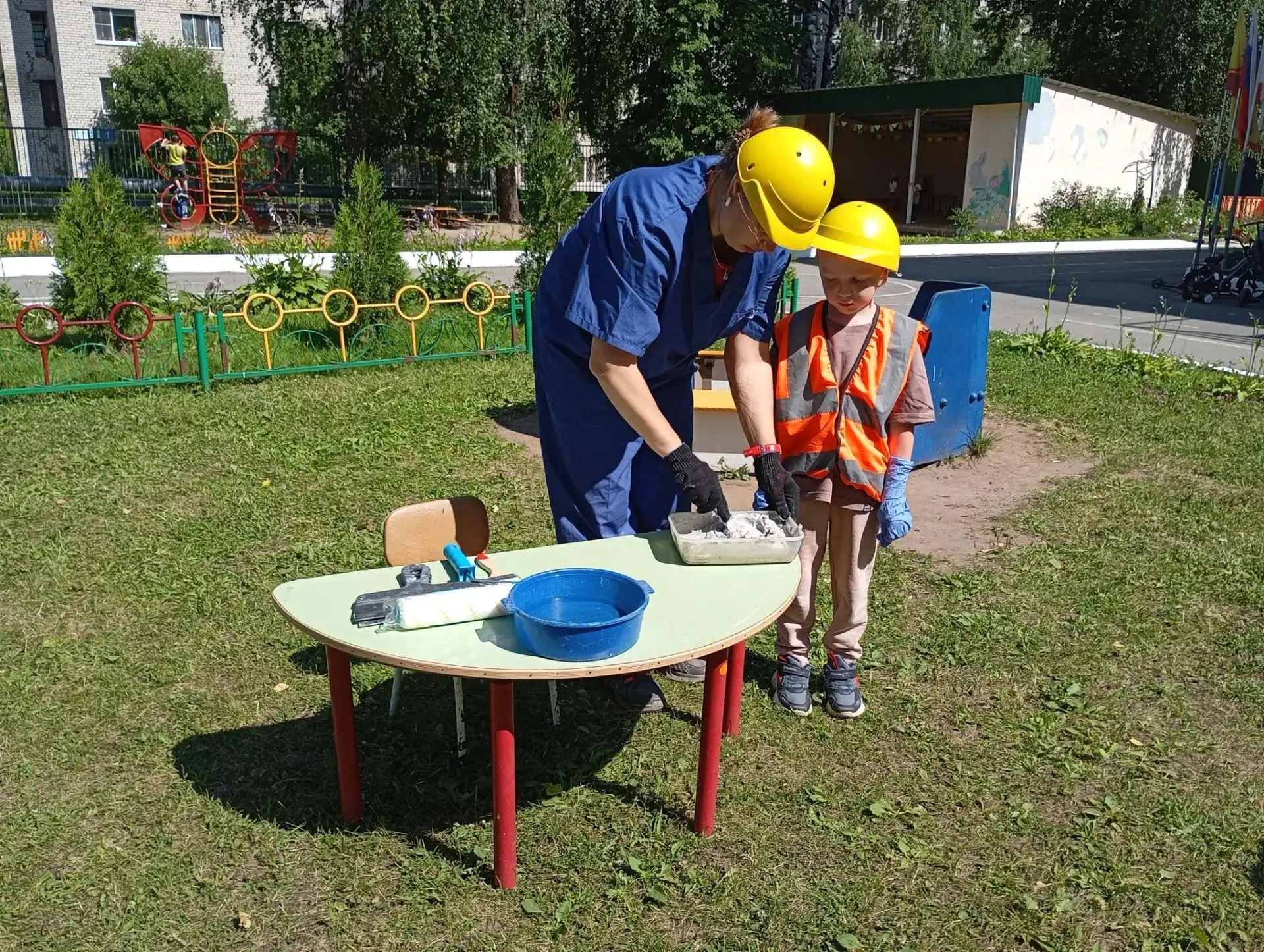 В рамках профориентационной недели, организованной Женским движением Единой России «Мамины профессии
