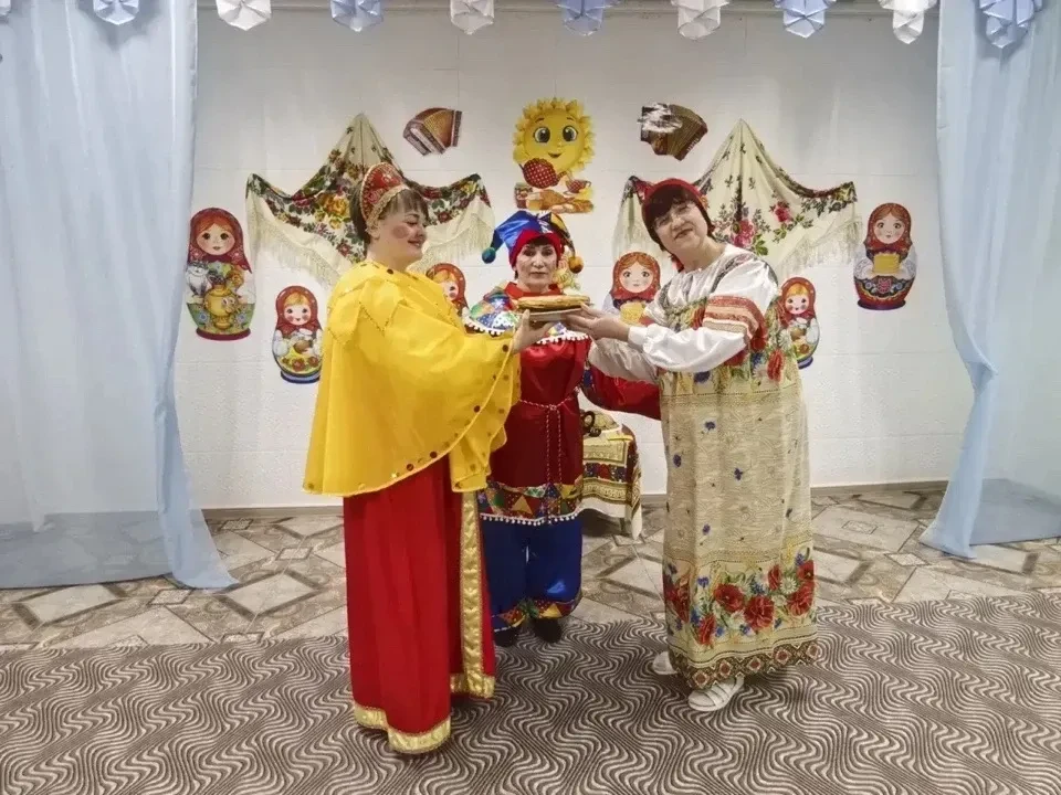 Лица дошкольного детства

Тишакова Светлана Юрьевна – воспитатель высшей квалификационной категории 