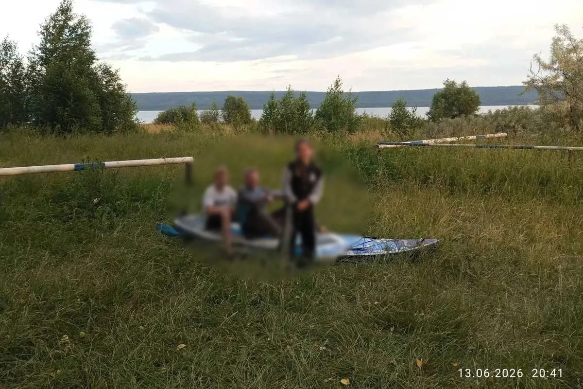 Семья с детьми застряла на острове посреди озера в Башкирии

В Туймазинском районе спасатели обнаруж