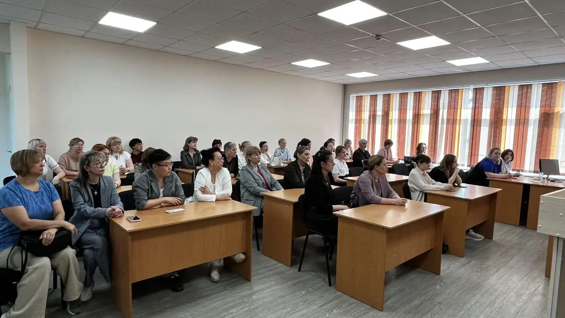 💼 Педагоги нашей школы приняли участие в рабочей встрече с Министром образования и нау...