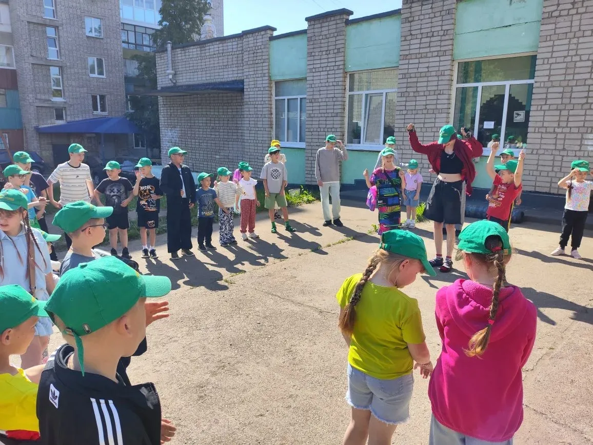 Сегодняшний день был наполнен событиями с самого утра!🌞 Начали мы бодро 🏃🏼‍♀️🤸🏼‍♀️— с зарядки, 