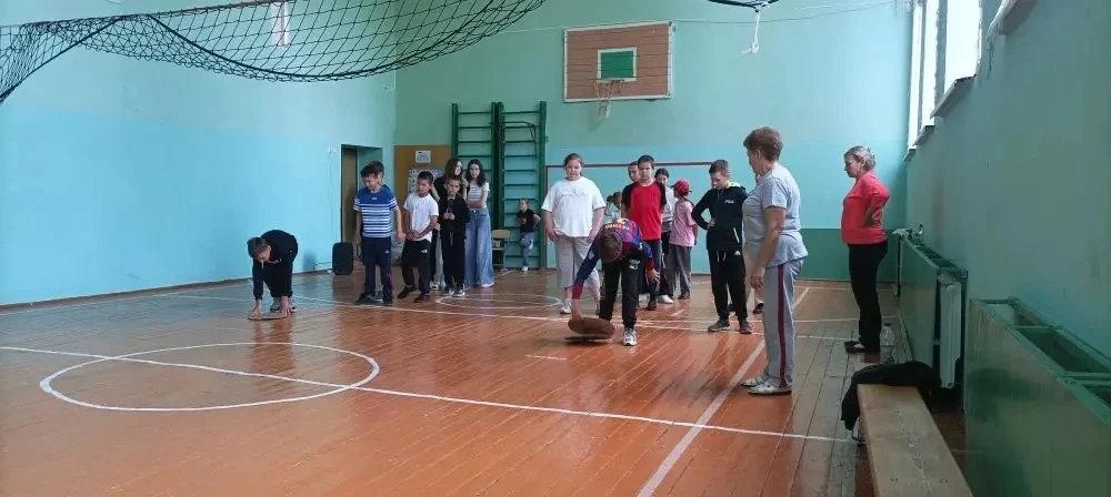 Сегодня наш пришкольный лагерь принял участие в праздничной программе СДК «Ура! Зажигае...