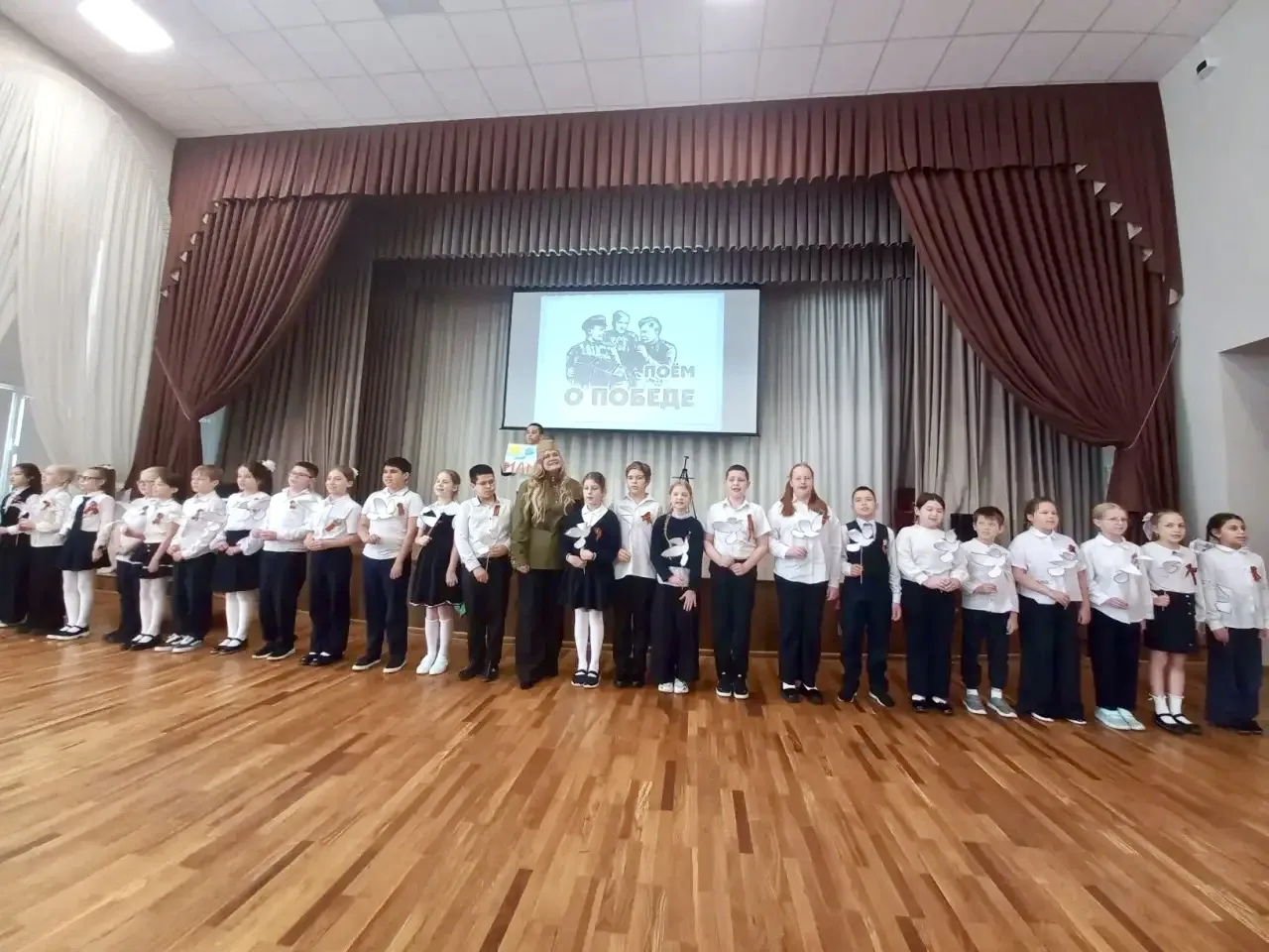 🎶 В нашей гимназии прошёл невероятный по эмоциональности фестиваль песен о Великой Отечественной вой