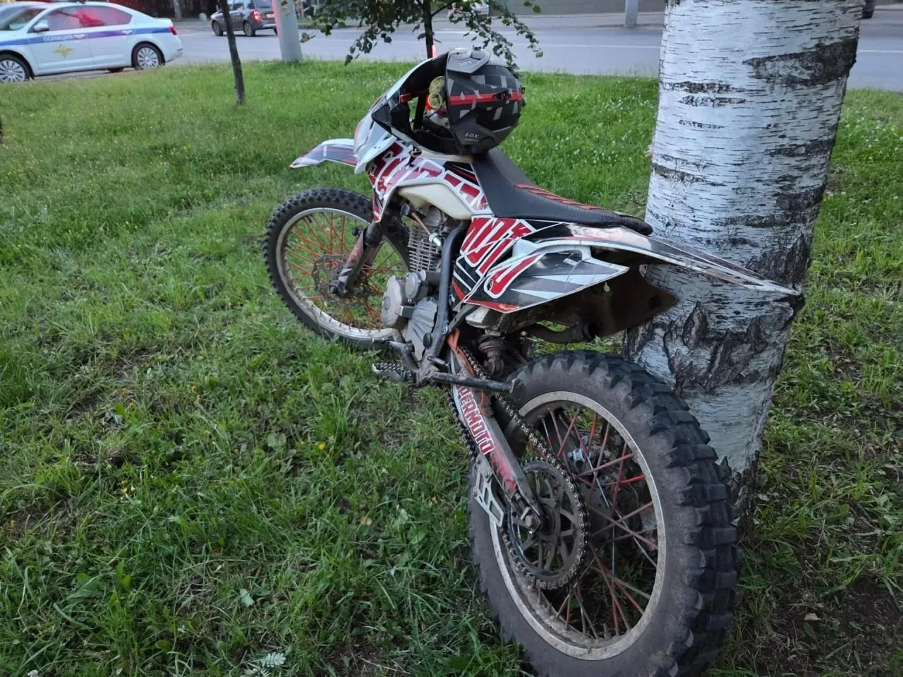 🛵 В Кирове 16-летний парень на питбайке сбил 26-летнюю девушку