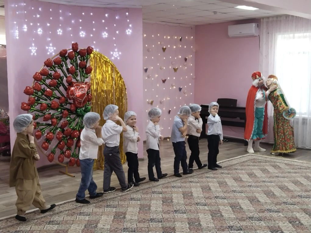 На текущей неделе мы поздравляем наших мам, бабушек и сестер с Наступающим Международным женским днё