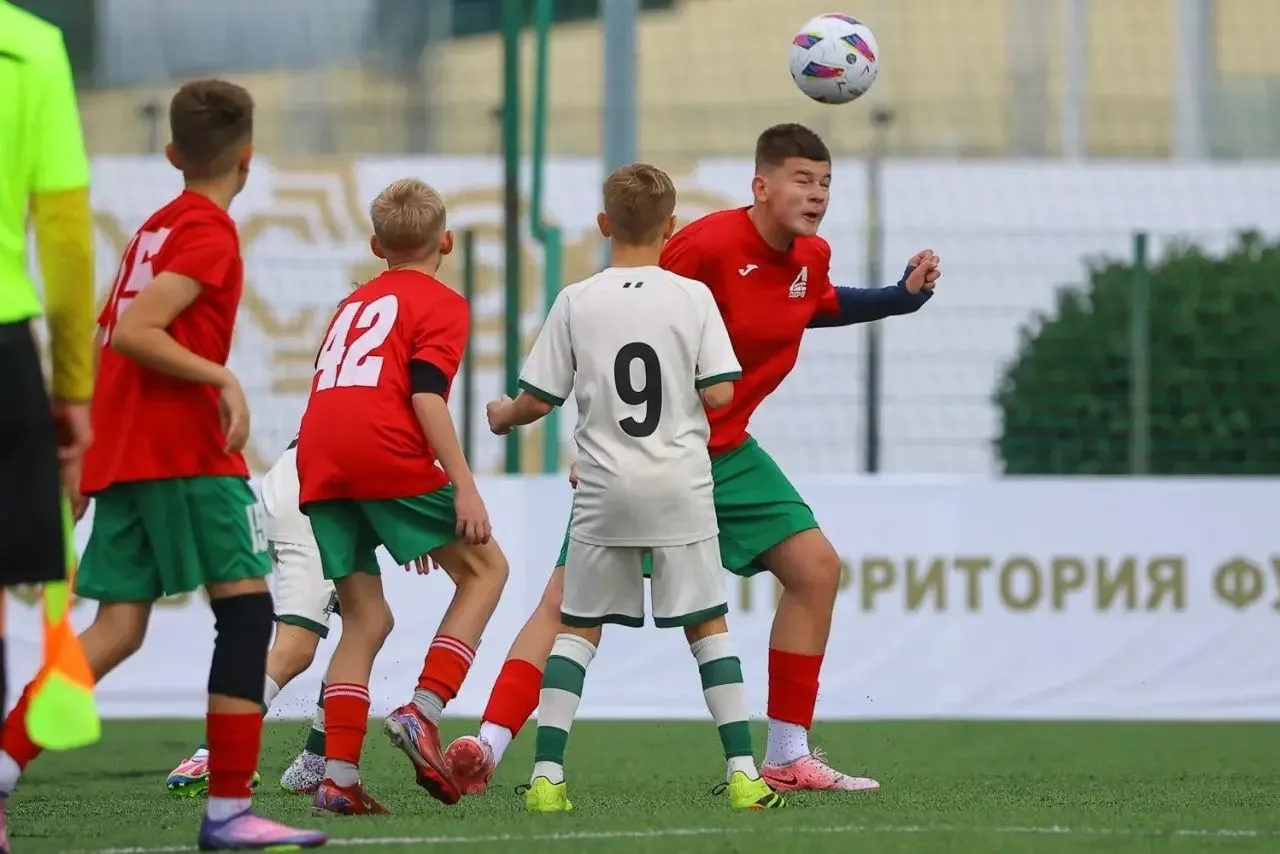 Мой футбол ⚽️  Ребята нашей школы активно занимаются футболом, и эти фото — лучшее доказательство! К