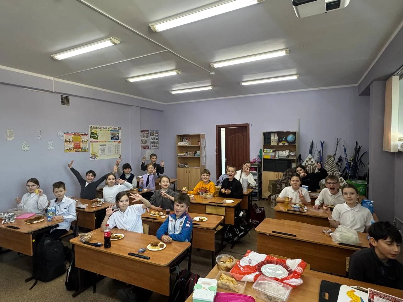 Масленица в 4 «Г» классе (классный руководитель Чистова В.Д.): проводы зимы весело и с пользой!  Сег