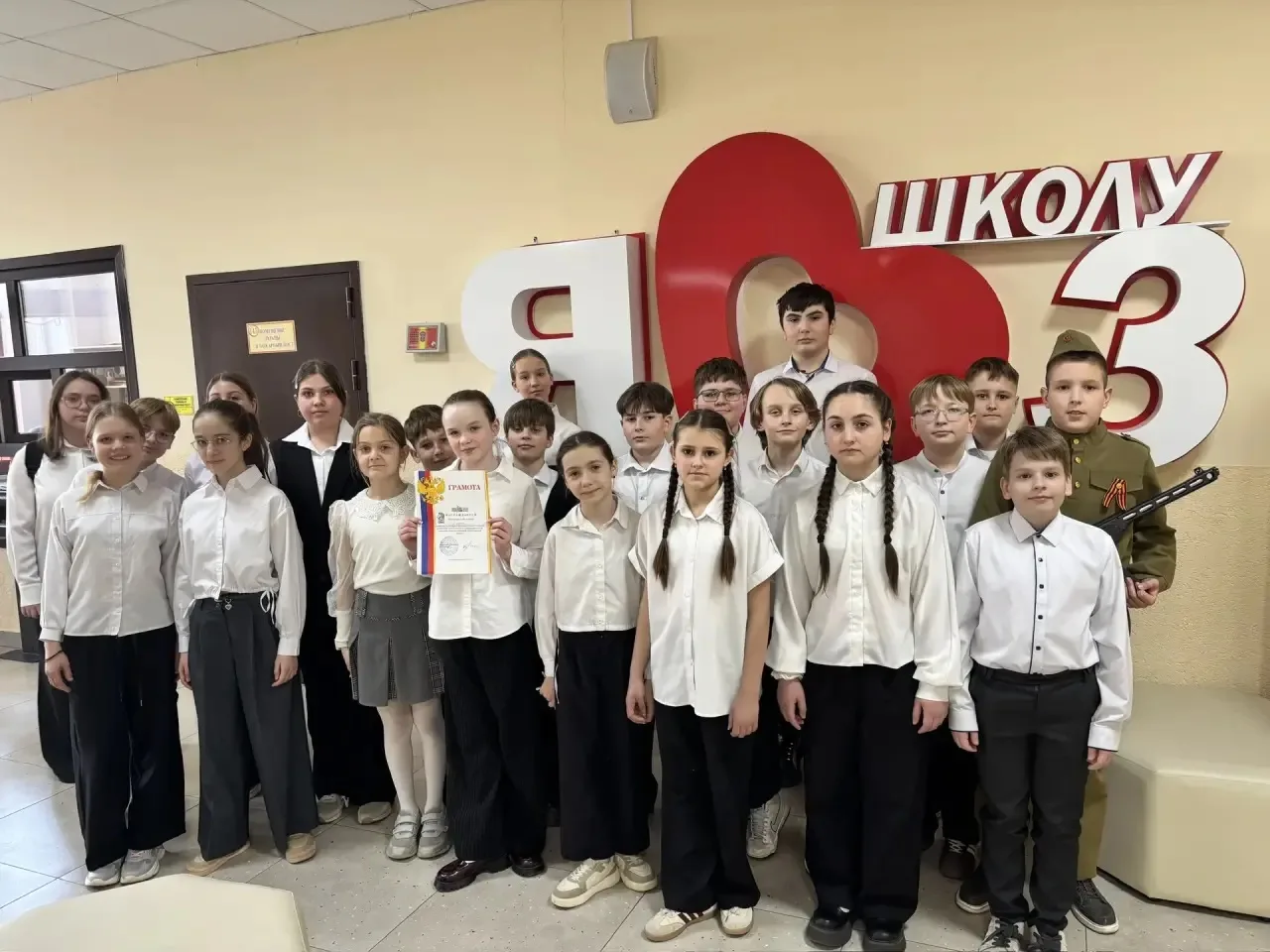 🇷🇺🕊️Прошел ежегодный патриотический конкурс «Пою моё Отечество!» среди 5-6 классов.   🔥⭐ По традиции
