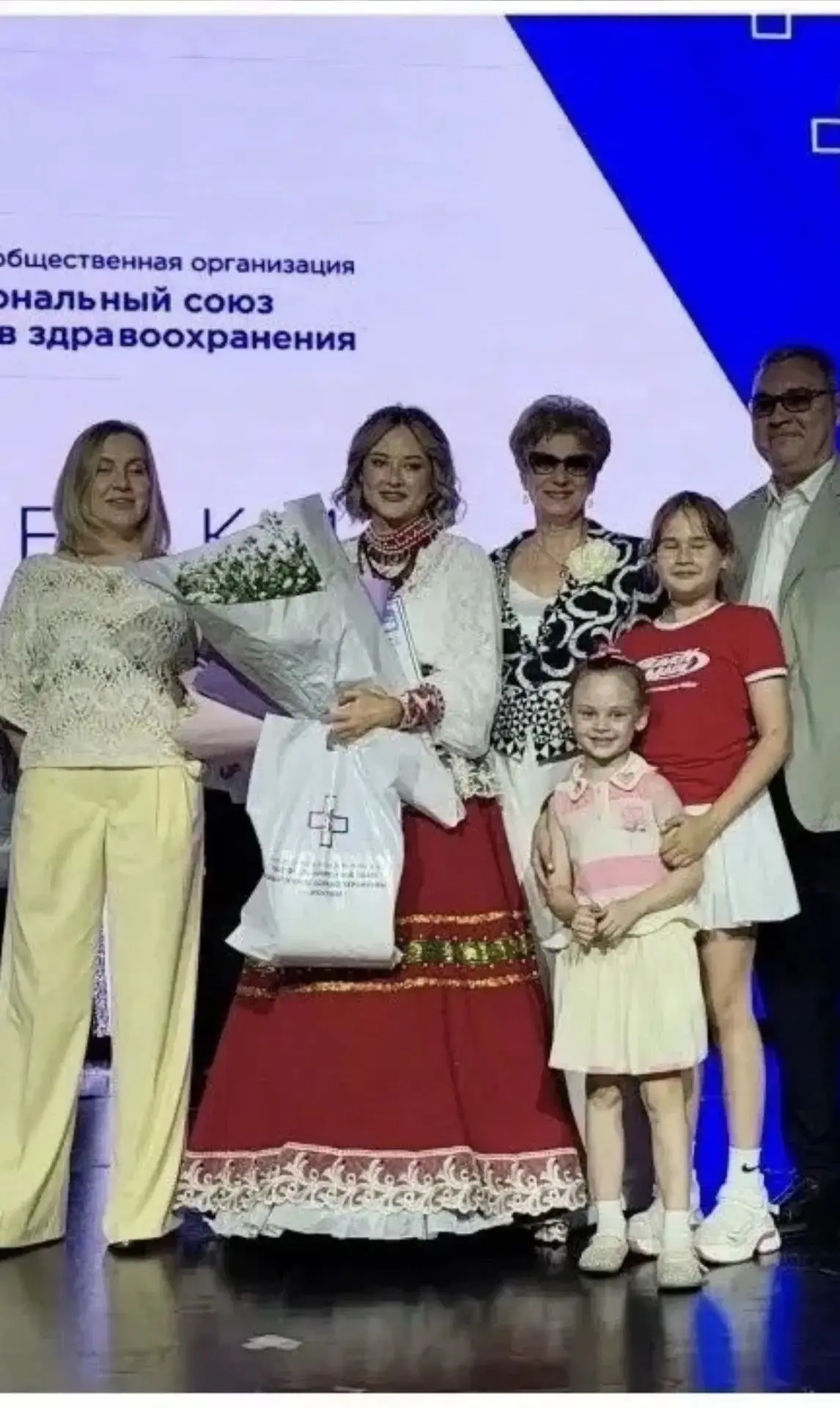 Врач ММНКЦ им. С.П. Боткина Кира Гапченко заняла 1 место творческого фестиваля Профсоюза работников 