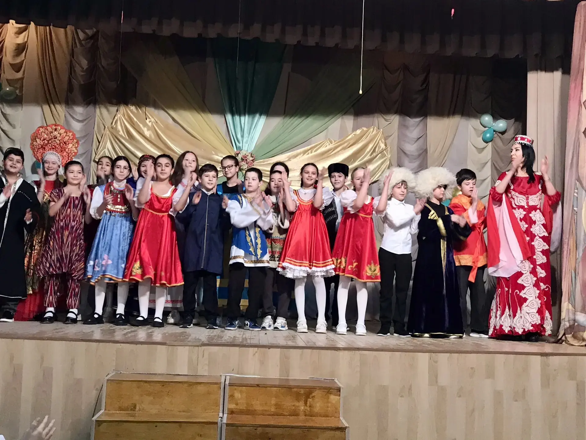 🔆💕🌈 Дружат дети! Дружбе быть!🌈 В нашей школе прошёл традиционный фестиваль дружбы!  ‼️Дан старт Году