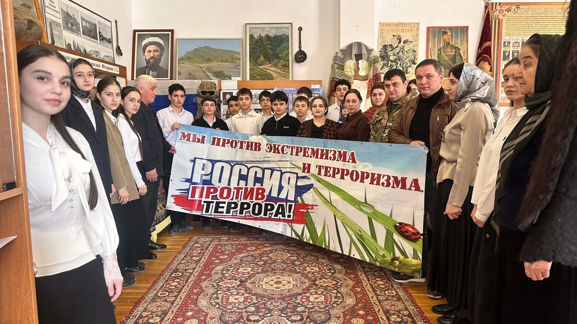 🇷🇺 Уроки мужества для девятиклассников: прошлое и настоящее Героев Отечества  🗓️Учащиеся 9 «Д» класс