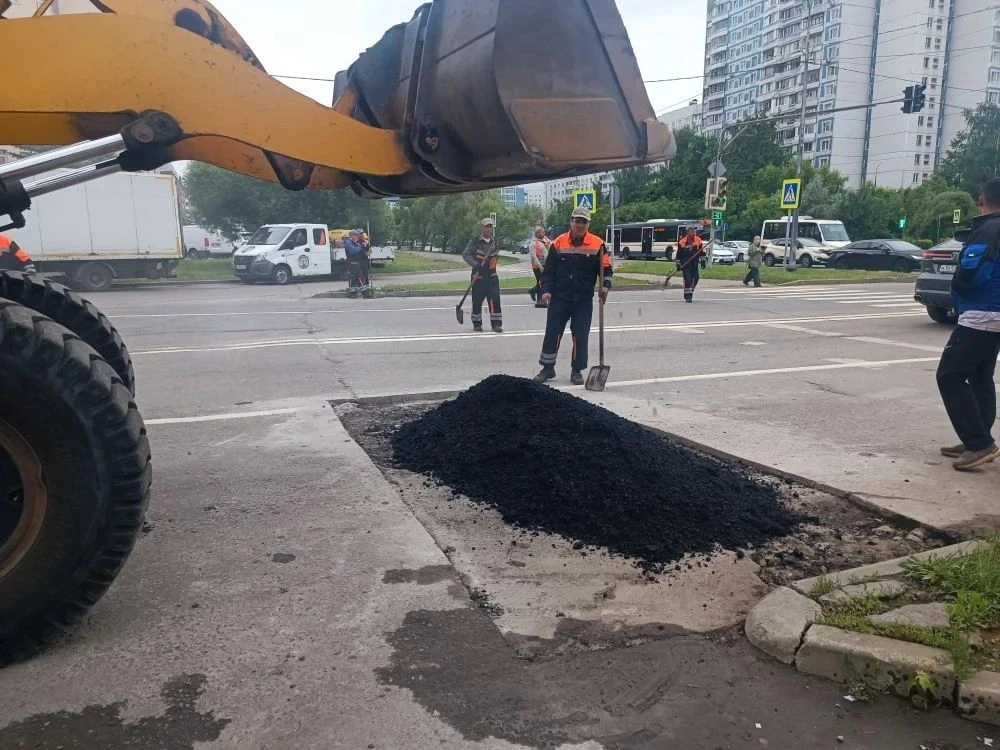 🛠 В городе продолжаются ремонтные работы по восстановлению дорожного полотна
 
Сегодня, 19 июня, те