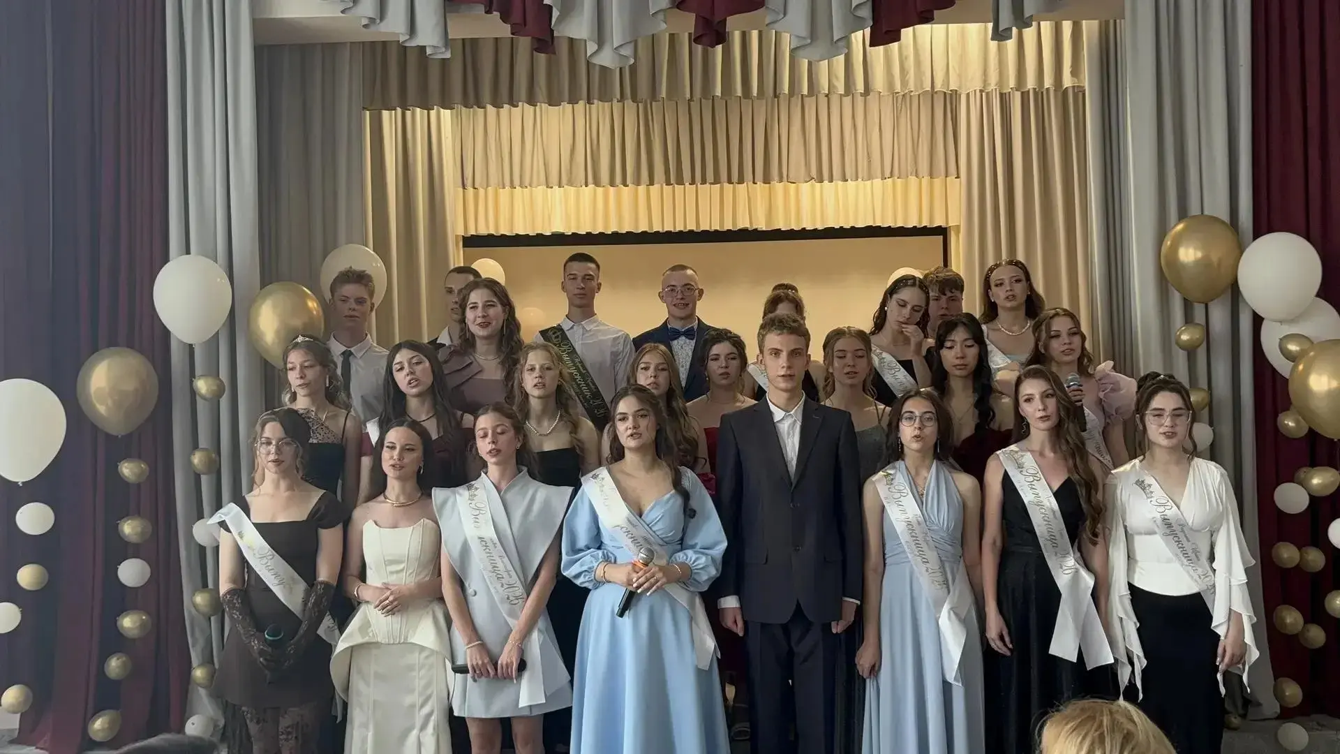 Машина времени существует! 🕰️✨
                    🌞В последние дни в нашем лицее царила  атмосфер