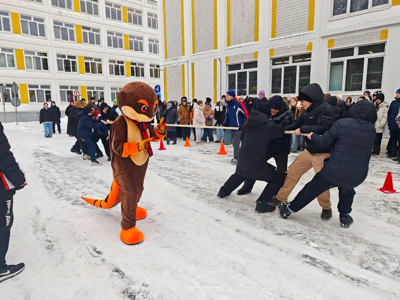 ❄️ Зимние забавы для 5–8 классов  С успехом в нашей школе прошли «Зимние забавы».  Ясные морозные дн