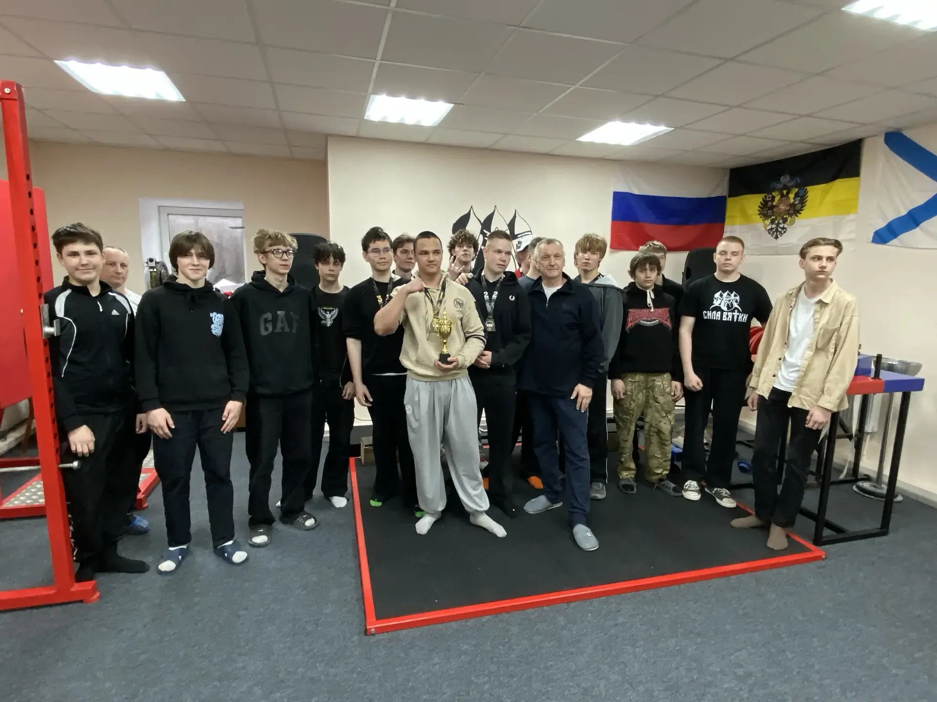 Сегодня, на базе спортклуба «Сила Вятки» состоялись соревнования по армрестлингу среди самых сильных