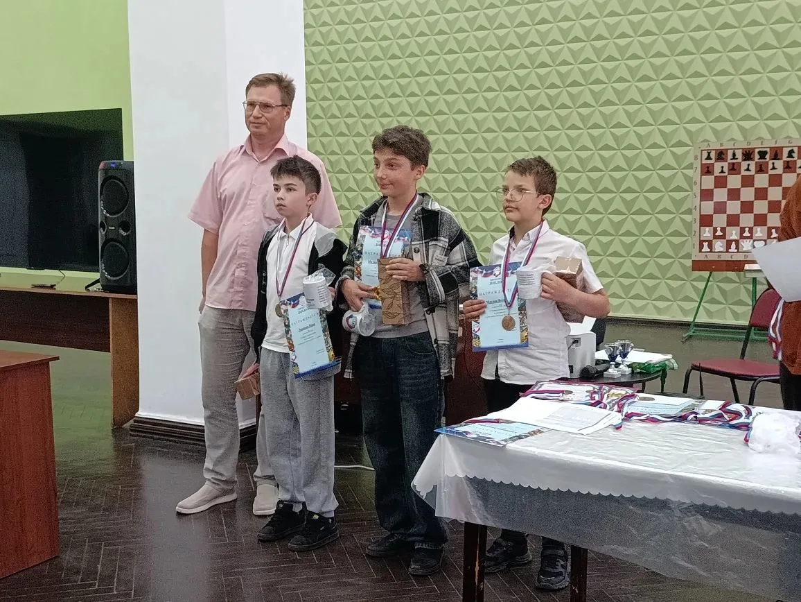 16 мая в МБУ " ДК им. ОР г. Брянки" состоялся республиканский шахматный турнир " Восьма...