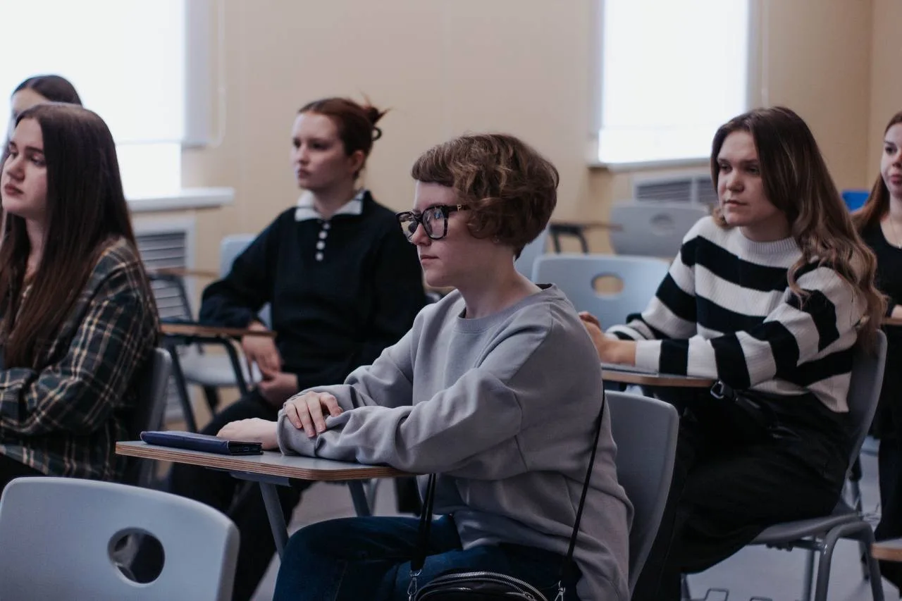 Студенты ОУФТ на Дне открытых дверей в Оренбургском педуниверситете!🎓  🚀Будущее начинается сегодня! 