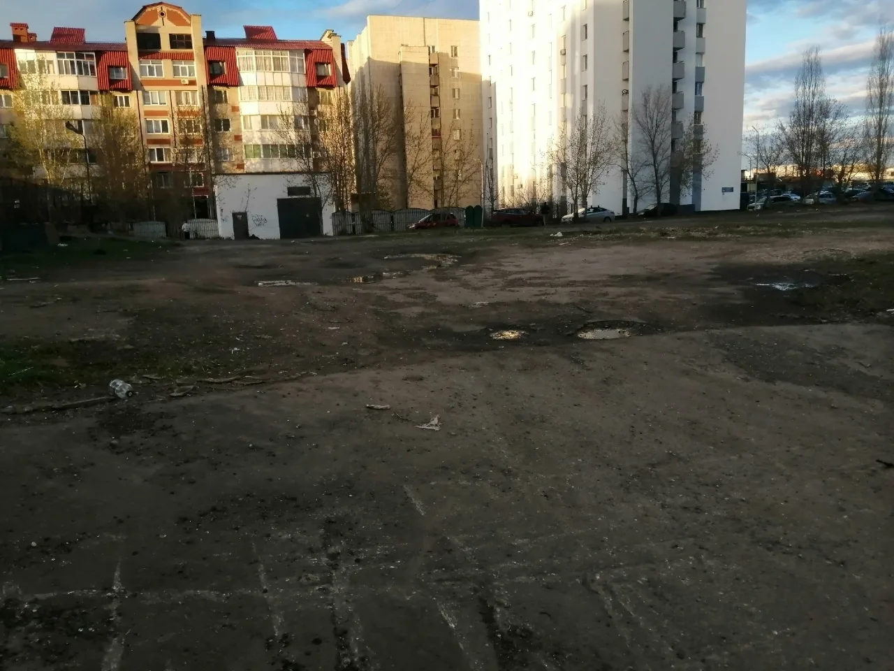 Администрация города Набережные Челны 
, пустует участок между домами 23/10д и 23/07б. по кадастру ч