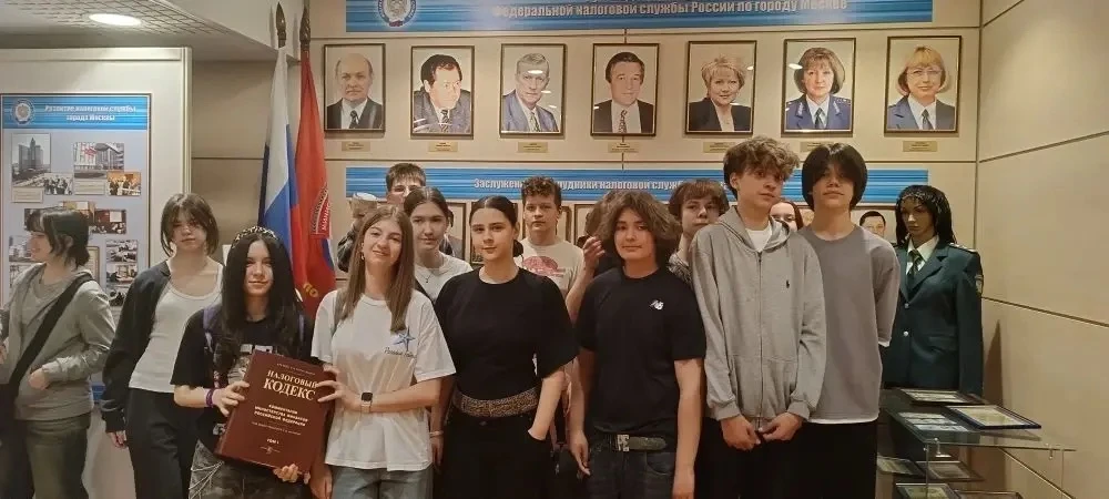 #сКлассомКлассно   Увлекательный день прошёл у наших восьмиклассников! Представляете, ребята из меди