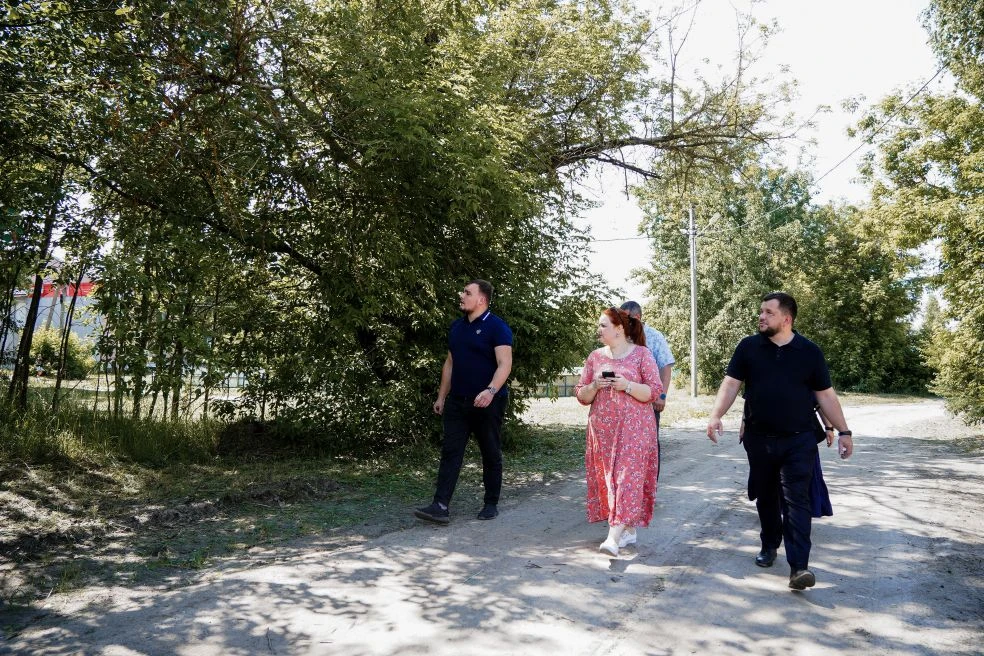 В выходные провел обход территорий в посёлке ЦУС "Мир" 

В целом заметно, что службы благоустройства