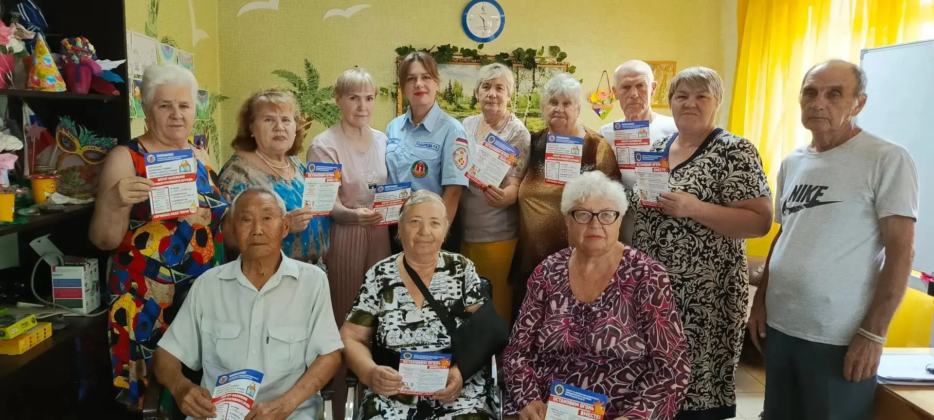 Пожарная безопасность в быту: Беседа инструктора противопожарной профилактики с получателями социаль