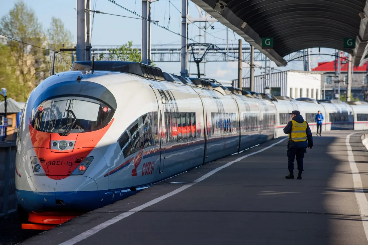 🚉 Сдвоенные «Сапсаны» будут курсировать между Петербургом и Москвой с 24 по 31 августа