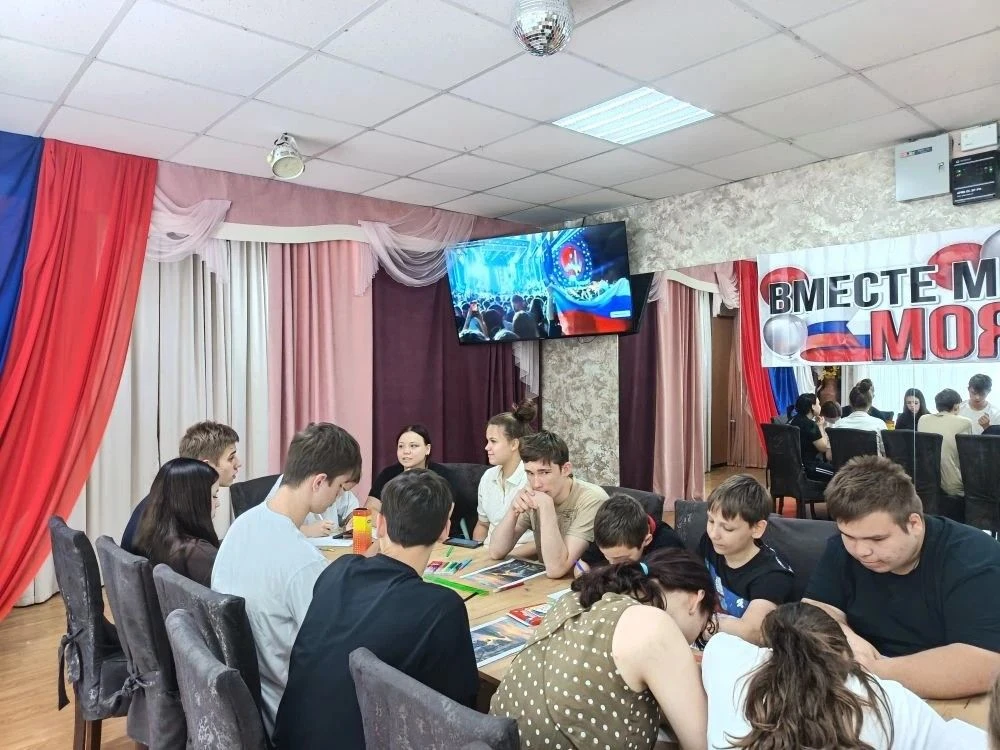 В центре помощи детям "Созвездие" воспитанники полны уважения к тем, кто защищает нашу ...