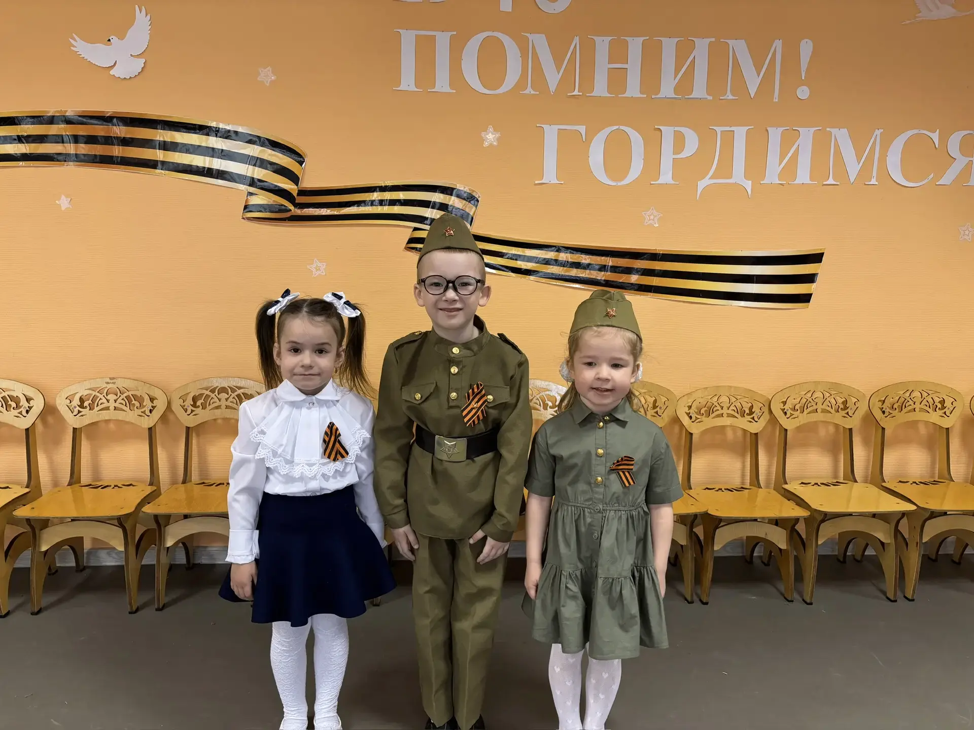 Стихи, которые трогают до слез: в нашем дошкольном отделении прошел конкурс чтецов «Этих дней не смо