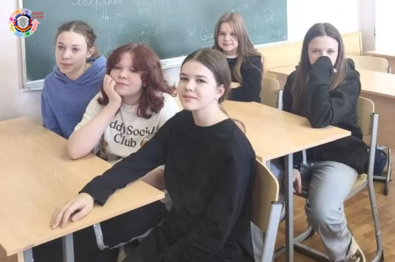 Людк, а Людк! Глянь, что делается!  🕊 Ученики 6 «А», 6 «Б» и 8 «Б» классов приняли участие в увлекат