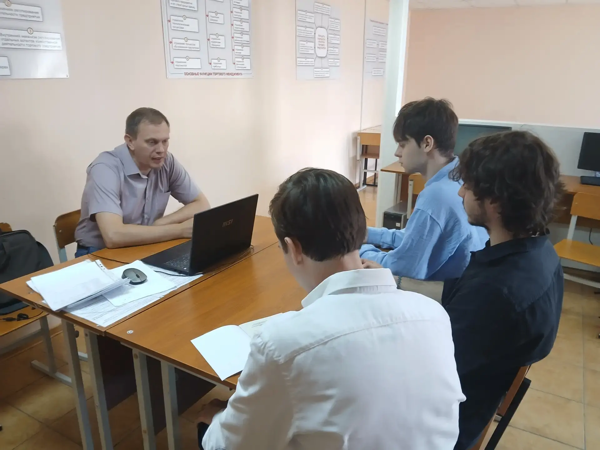 👥Студенты 2 и 3 курса очно-заочной формы обучения направления подготовки «Менеджмент» приступили к 