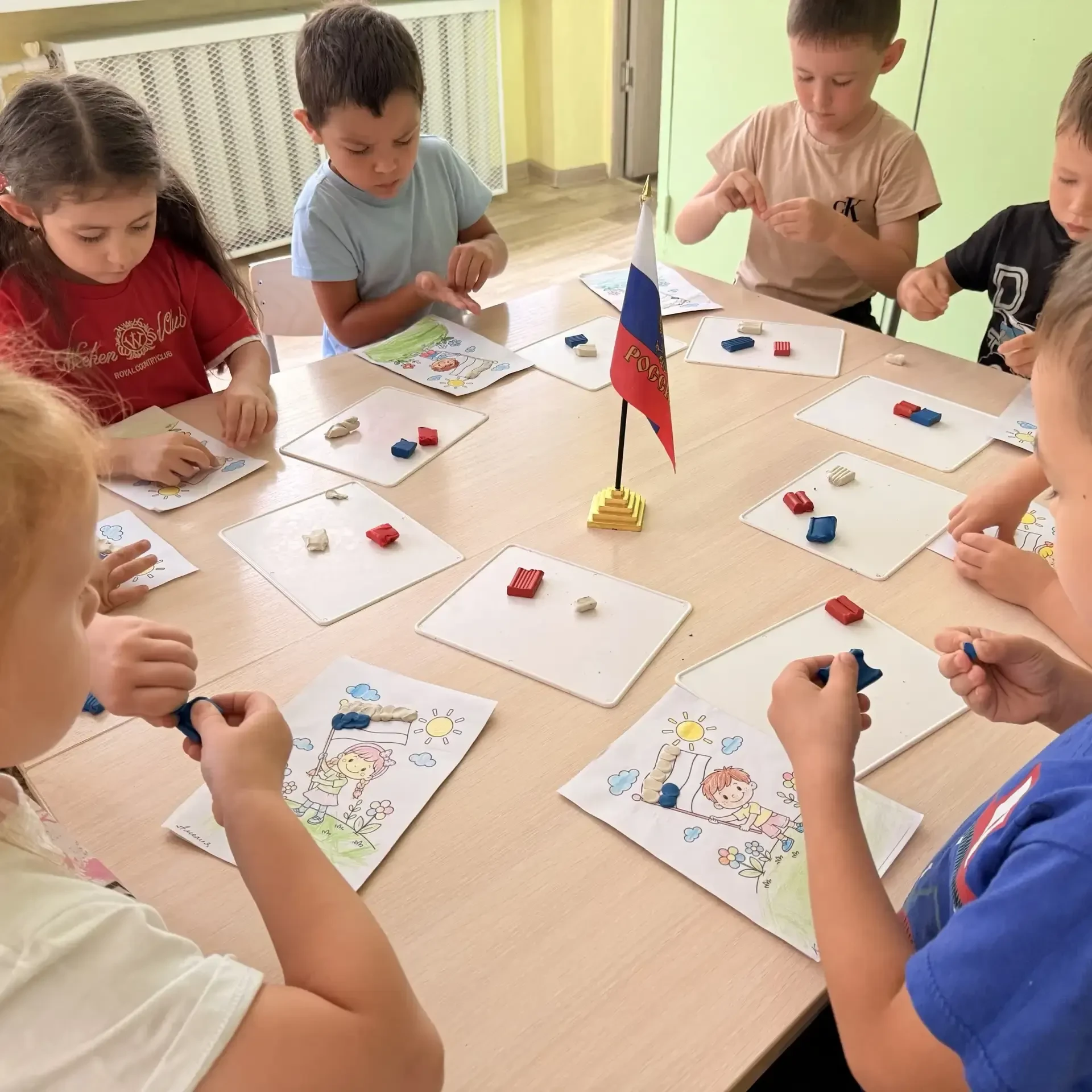 22 августа 2026 года отмечается День Государственного флага Россий. Была проведена заня...