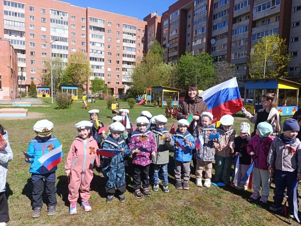 ДЕНЬ ПОБЕДЫ в дошкольном отделении.  Ежегодно в честь праздника Победы мы проводим с нашими дошколят