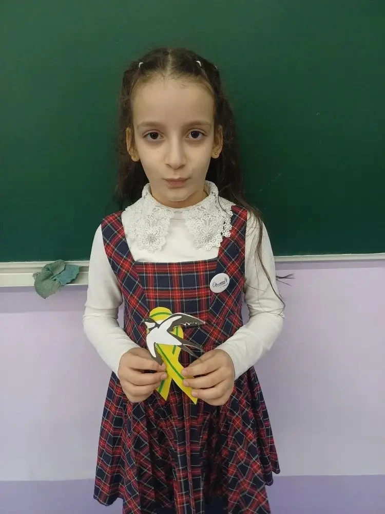 Ученики 1 «А» класса   МБОУ-лицея  приняли участие в патриотической акции «Блокадная ласточка».  Реб