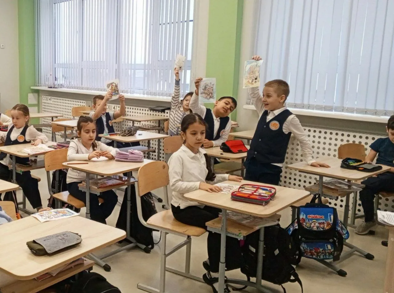 📣 Месячник правовых знаний: старшие ученики делятся знаниями с младшими!   В рамках месячника правов