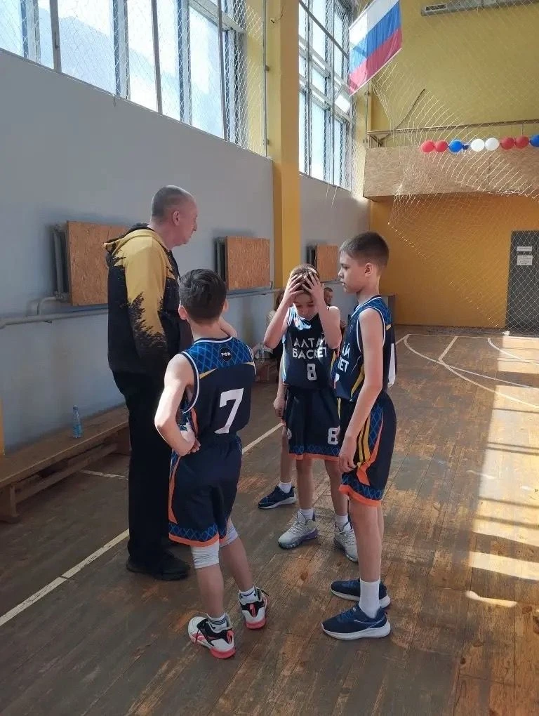 🏀Итоги турнира памяти Льва Геннадьевича Панаева  В нашем городе прошел турнир по баскетболу, посвяще