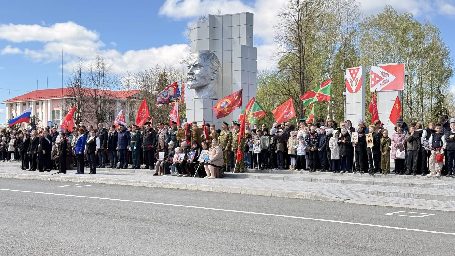 ДЕНЬ ВЕЛИКОЙ ПОБЕДЫ 🎖️   В День Великой Победы на центральной площади посёлка Советский состоялся то