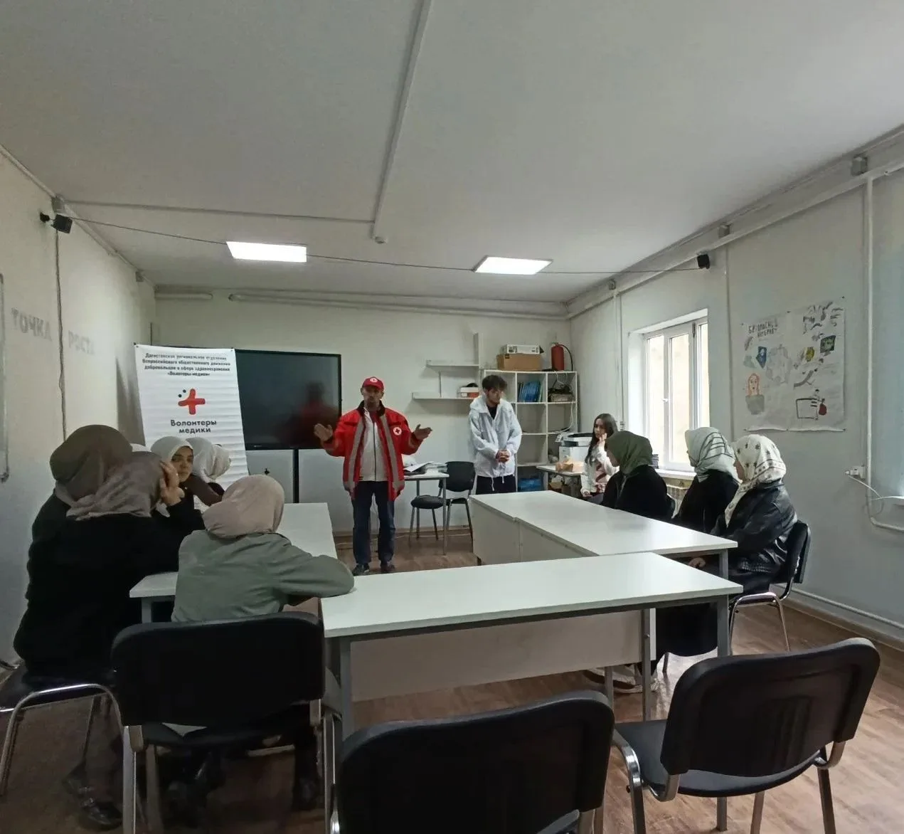 25 мая к нам в школу приезжали участники национальной благотворительной организации - Р...