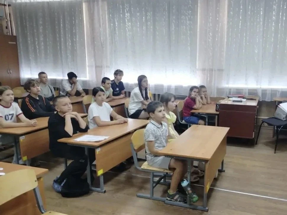 🇷🇺 Школьный Вестник
🌸 День семьи, любви и верности в школе №23

Сегодня в школе прошло тёплое мер