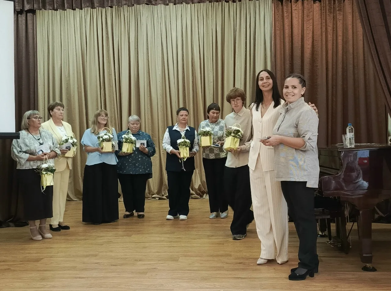 В рамках августовского педагогического совещания работников образования за многолетний ...