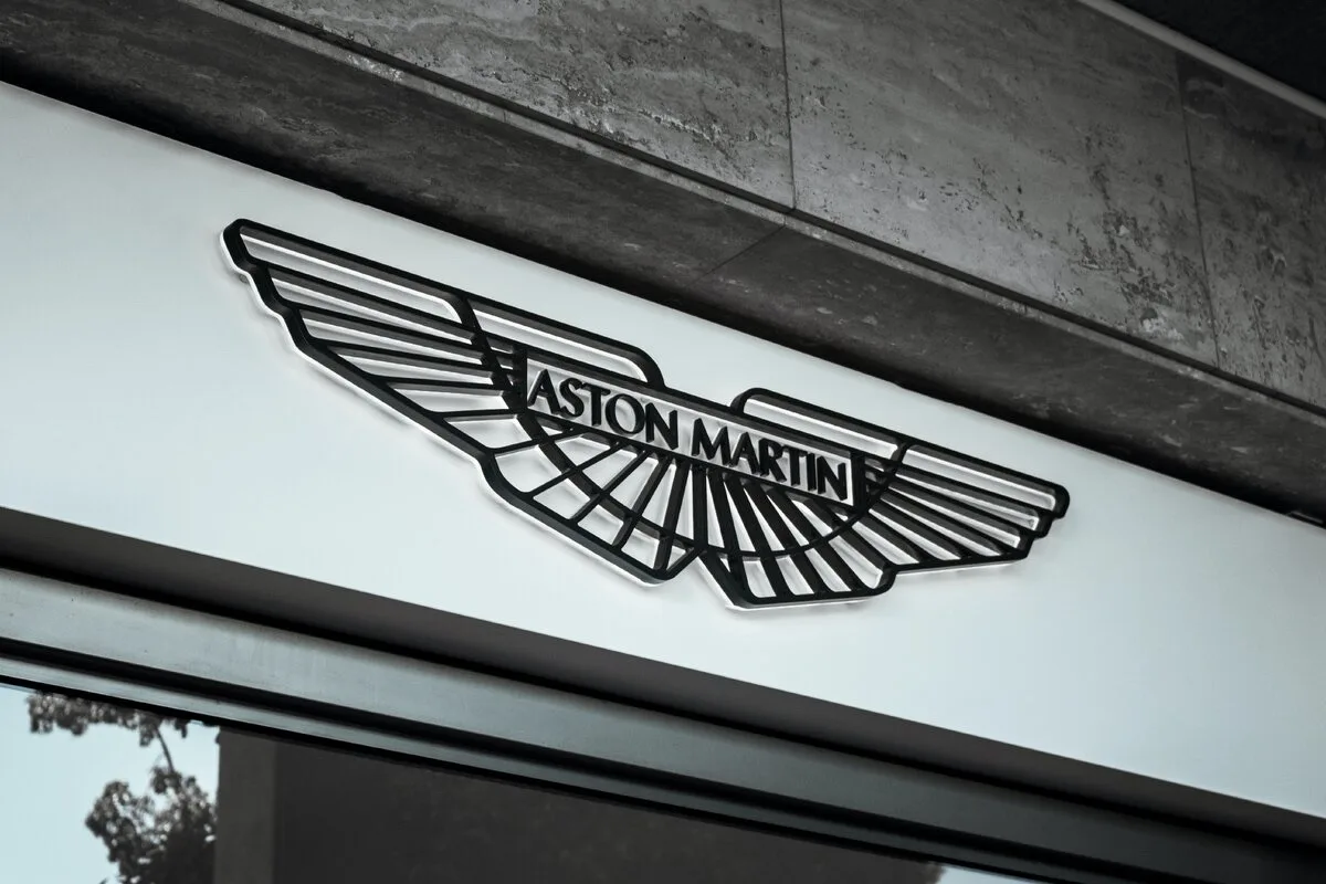 Релиз первого полноценного электромобиля Aston Martin перенесен на период между 2033 и ...