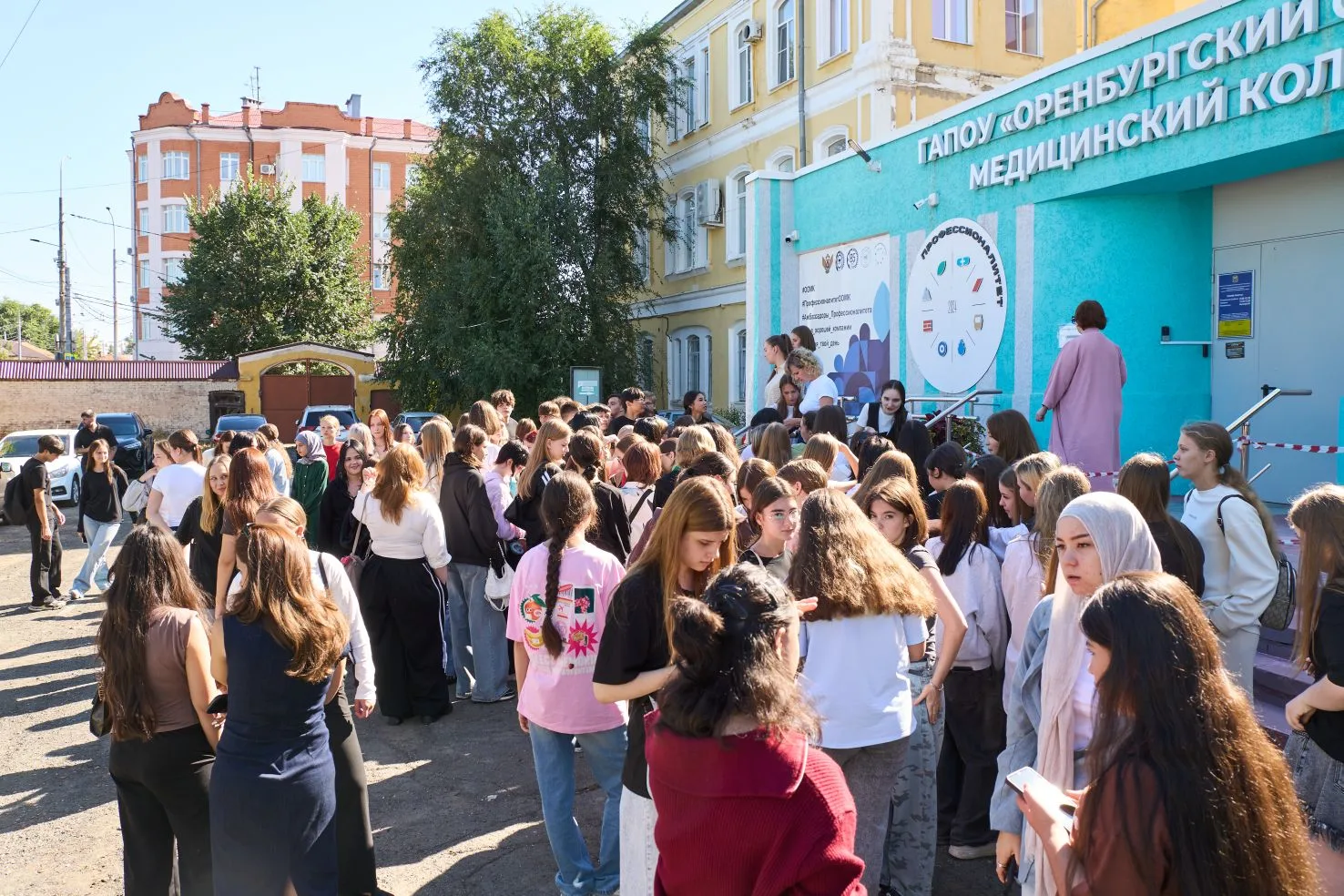 На протяжении всей недели первокурсники с энтузиазмом и усердием принимали активное уча...