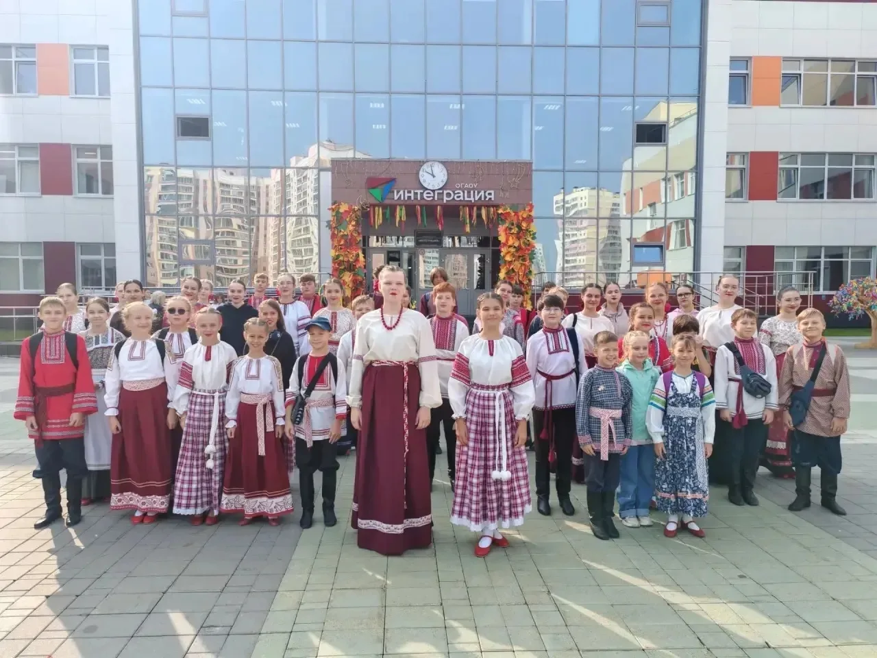 Коллективы хорового отделения  Центра сибирского фольклора задали музыкальный ритм глав...