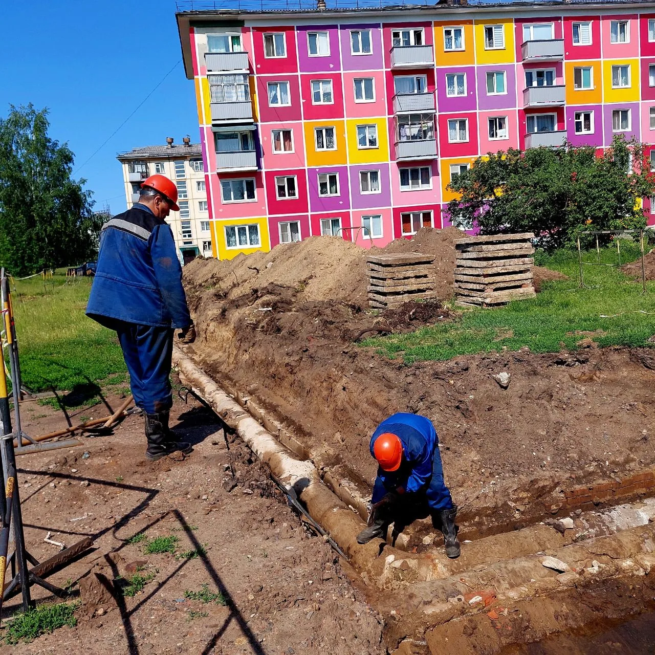 Сегодня профессиональный праздник отмечают работники бытового обслуживания населения и ...