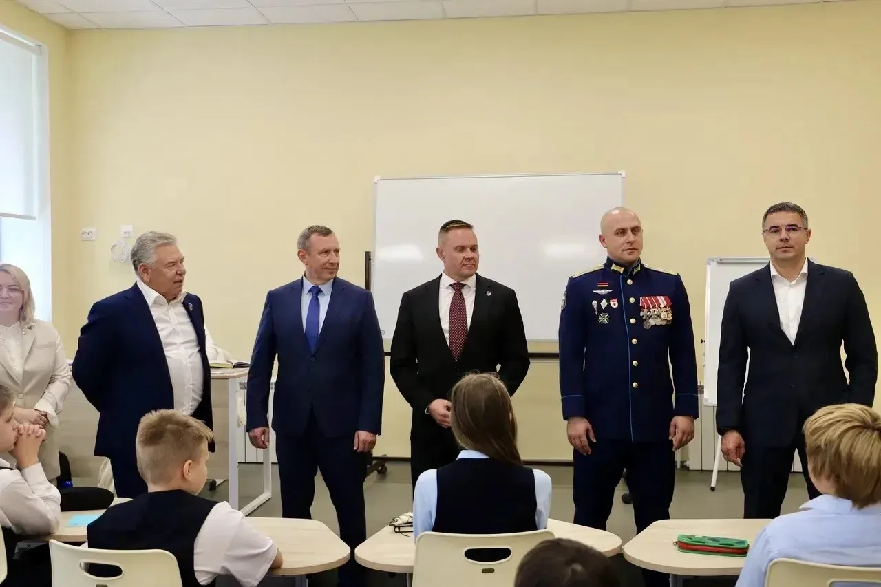 В Новомосковской гимназии №13 состоялось открытие стоматологического кабинета. Теперь у...