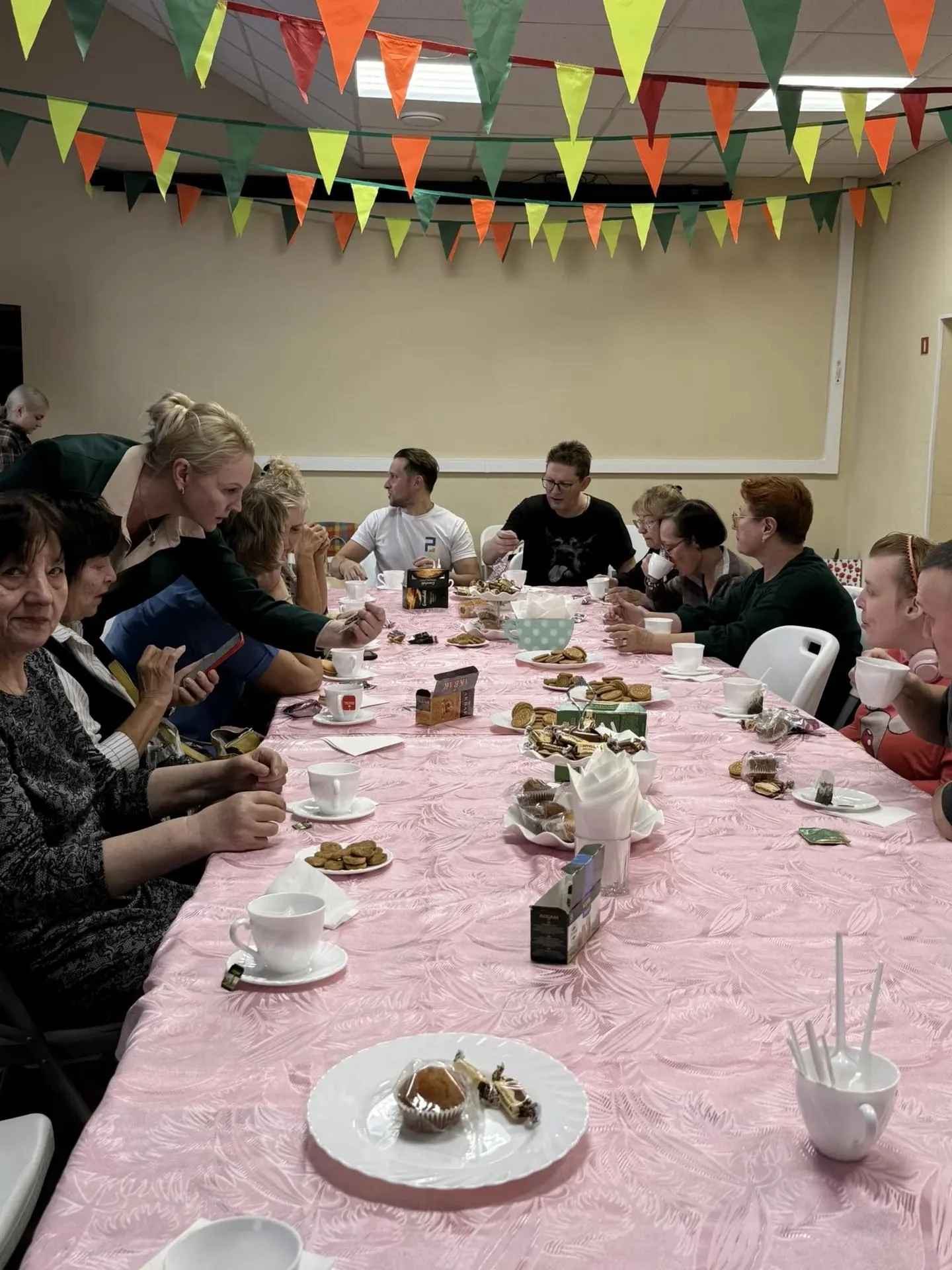 Тепло наших сердец в День пожилого человека 🧡