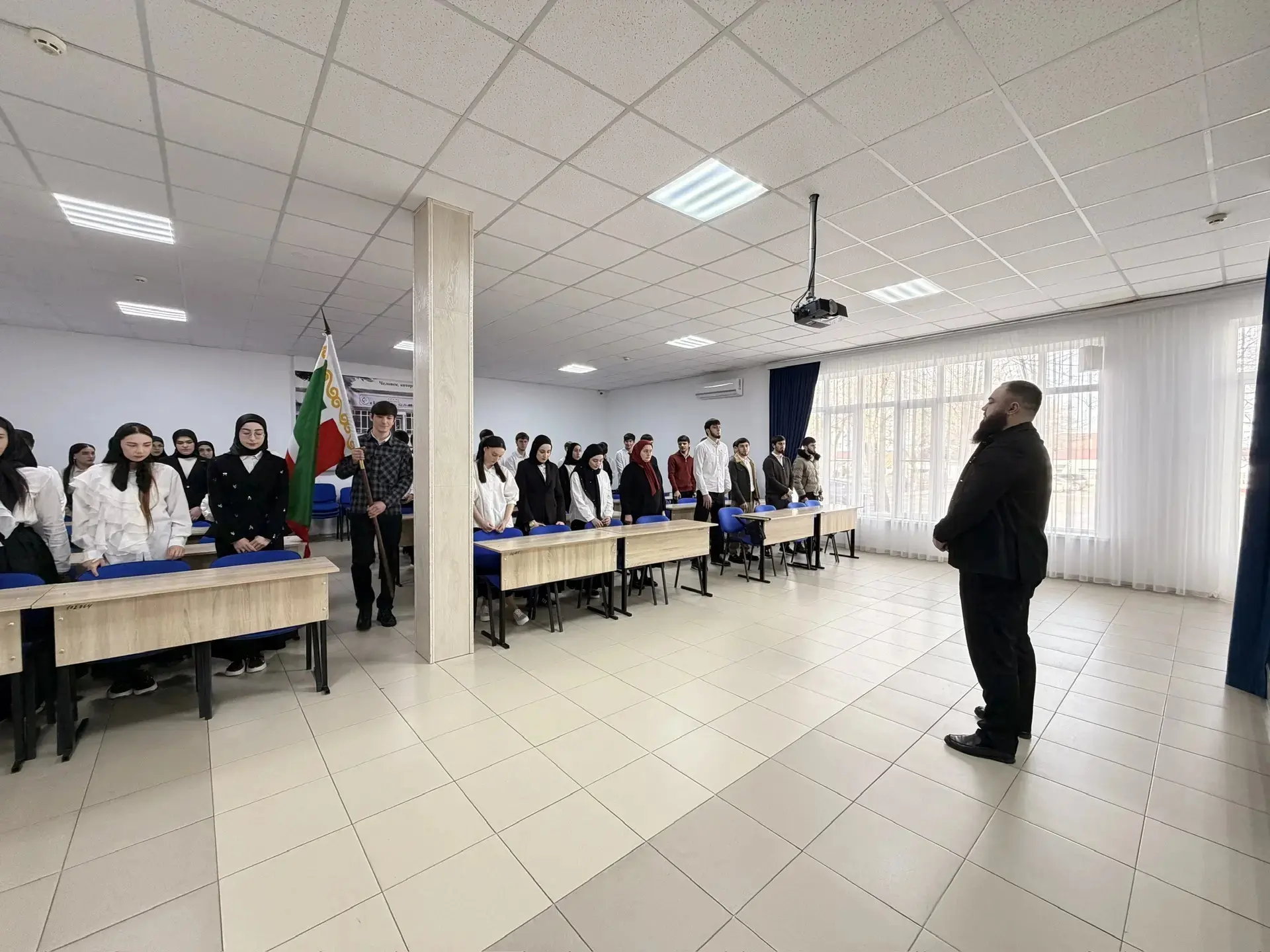 16.02.2026г. в ГБПОУ «КГК им. Ш. Калиева» прошла еженедельная линейка, которая началась с выноса гос